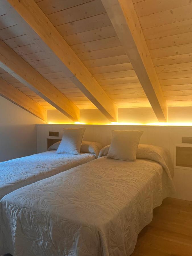 Apartamentos Turisticos: Tu Casa En Sahun מראה חיצוני תמונה