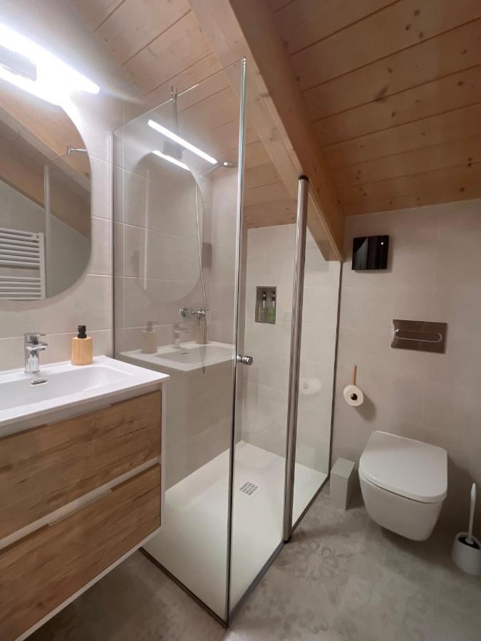 Apartamentos Turisticos: Tu Casa En Sahun מראה חיצוני תמונה