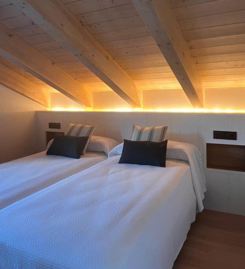 Apartamentos Turisticos: Tu Casa En Sahun מראה חיצוני תמונה